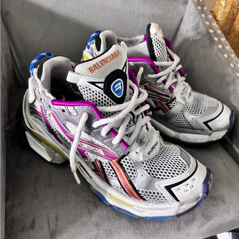 Balenciaga Runners - Picture 2 of 5